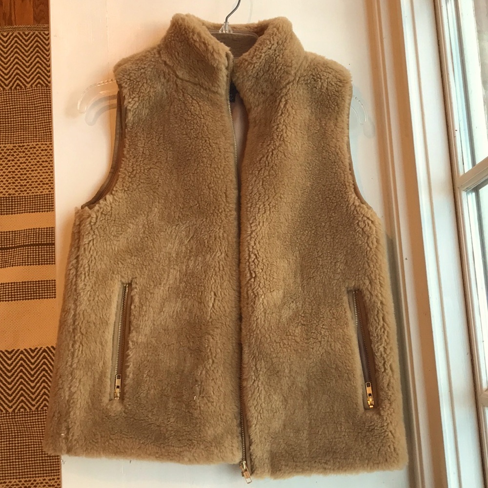 women’s faux fur vest